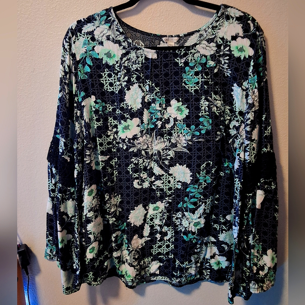Woman's shirt